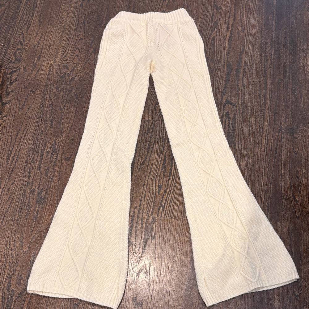 NWT Edikted Women’s Cream Knit Flare Pants Size X Small - Picture 3 of 8